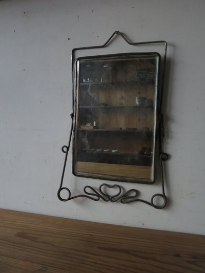 画像1: 古い鏡