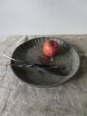 画像1: ブリキ製繭皿(C) (1)