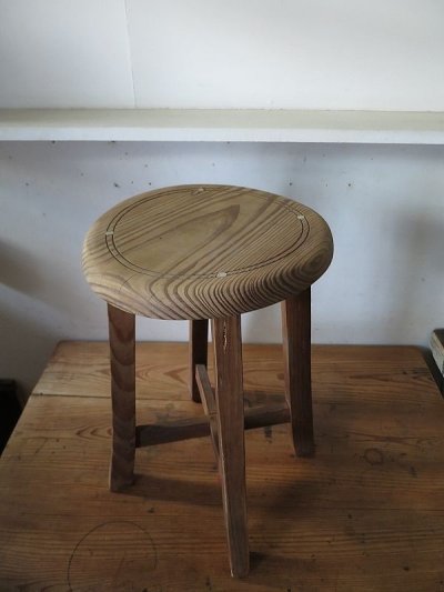 画像3: 木目の綺麗な丸椅子 (A)