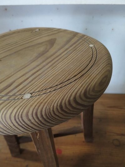 画像1: 木目の綺麗な丸椅子 (A)