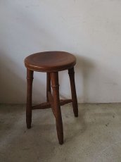 画像9: 脚にデザインのある丸椅子 (9)