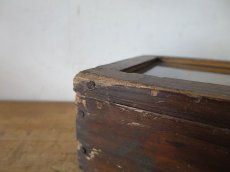 画像10: 木枠ガラス入り蓋つき木箱 (10)