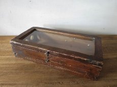 画像1: 木枠ガラス入り蓋つき木箱 (1)
