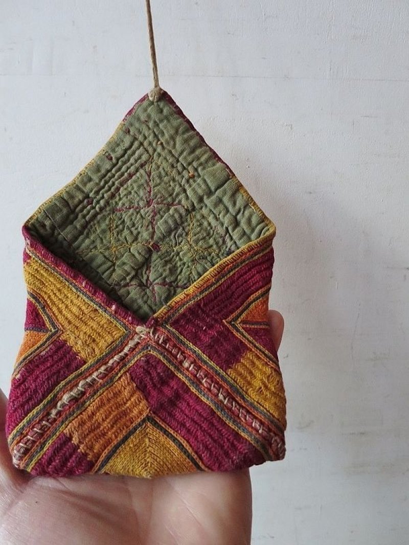 画像1: バンジャーラ族古い小物入れ