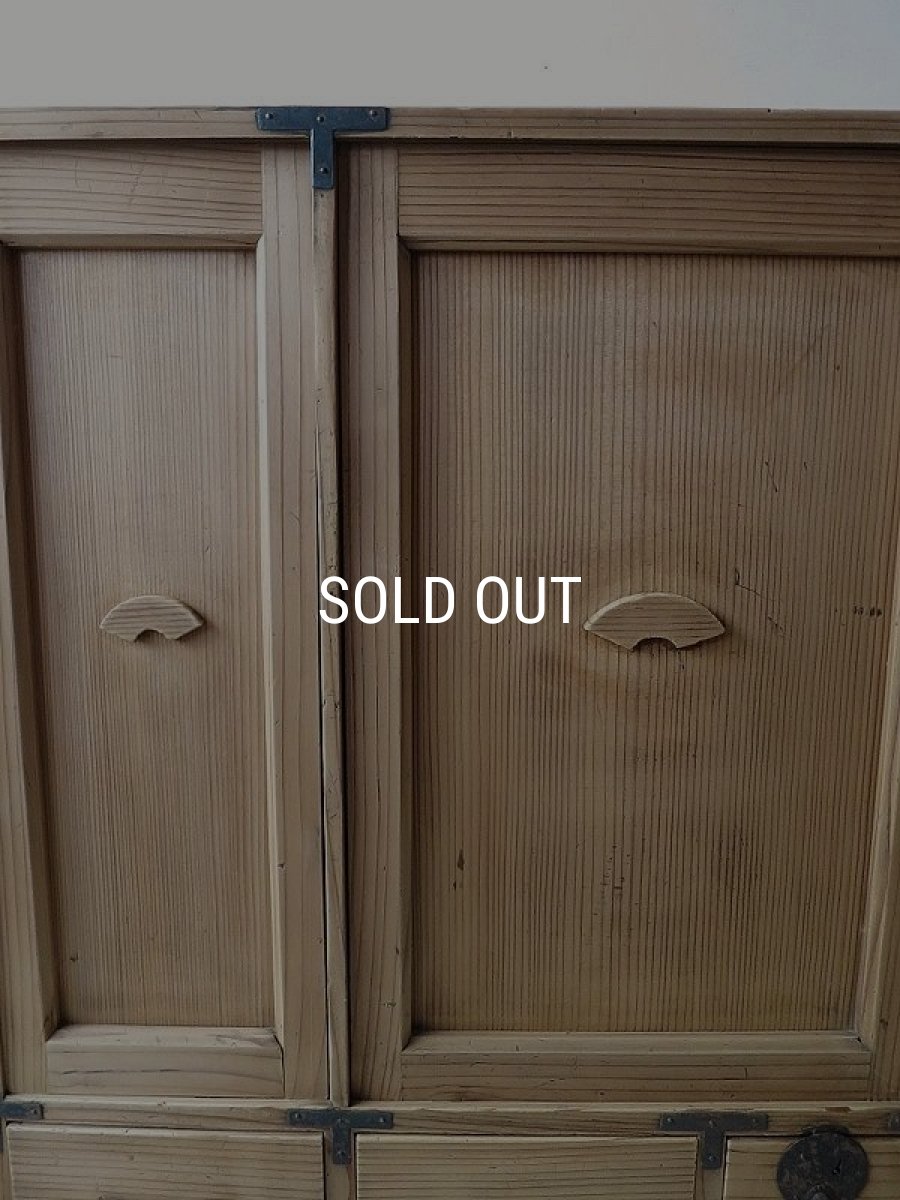 画像3: けんどん扉の収納棚 (3)