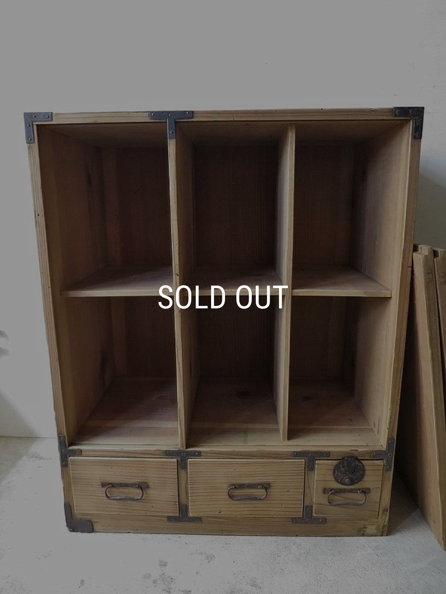 画像5: けんどん扉の収納棚 (5)