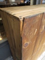 画像17: 木味の良いパタパタ扉の6段収納棚 (17)