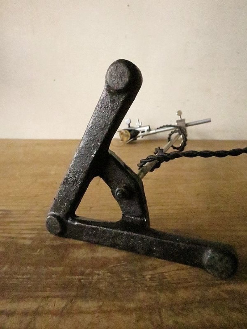 画像1: 実験スタンドのライト