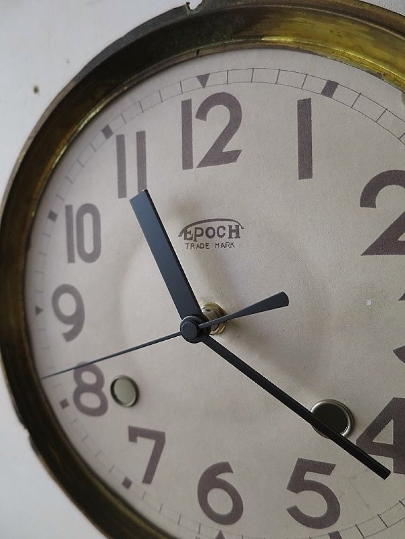 画像1: 古い文字盤の掛け時計(EPOCH)