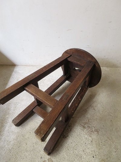 画像1: 楢材丸椅子