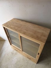 画像4: 古い木肌の良いダイヤガラス戸の食器棚 (4)
