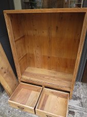 画像9: 木枠ガラス戸の引き出し付き食器棚 (9)