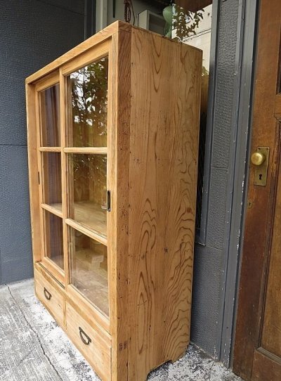 画像3: 木枠ガラス戸の引き出し付き食器棚