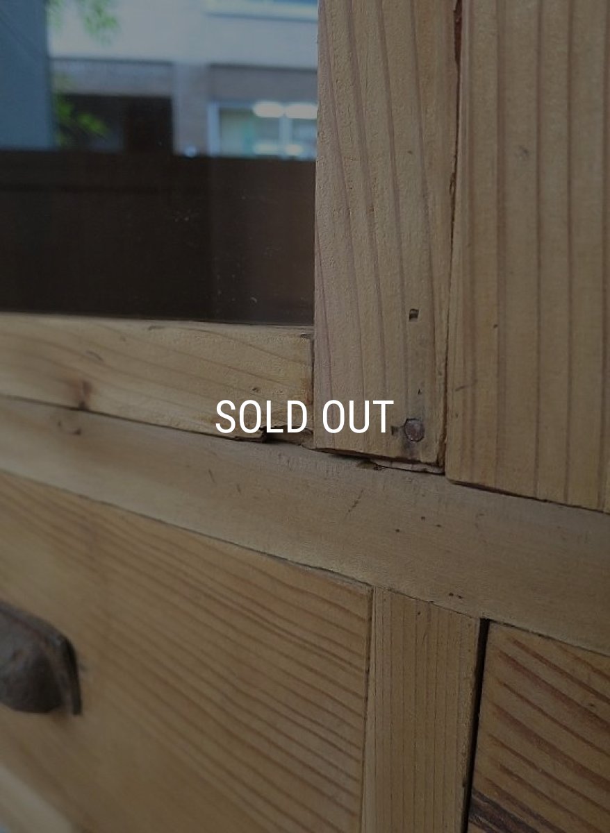 画像17: 観音扉の引き出し付き収納棚 (17)