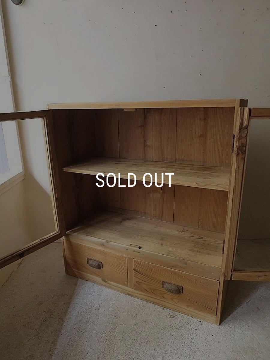 画像8: 観音扉の引き出し付き収納棚 (8)