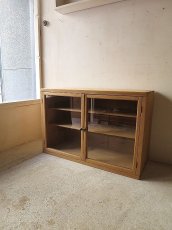 画像4: 観音扉の収納棚 (4)