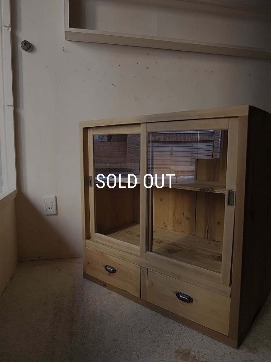 画像4: 木肌の良い引き出し2杯付き食器棚 (4)