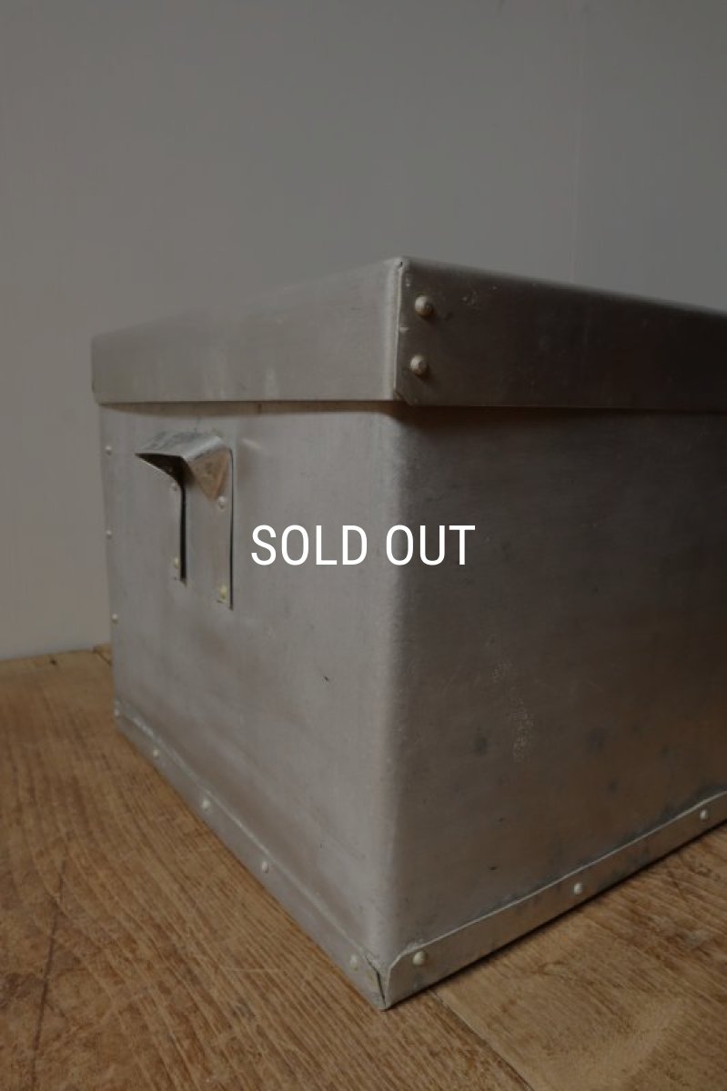 画像8: アルミの持ち手付きコンテナ (8)