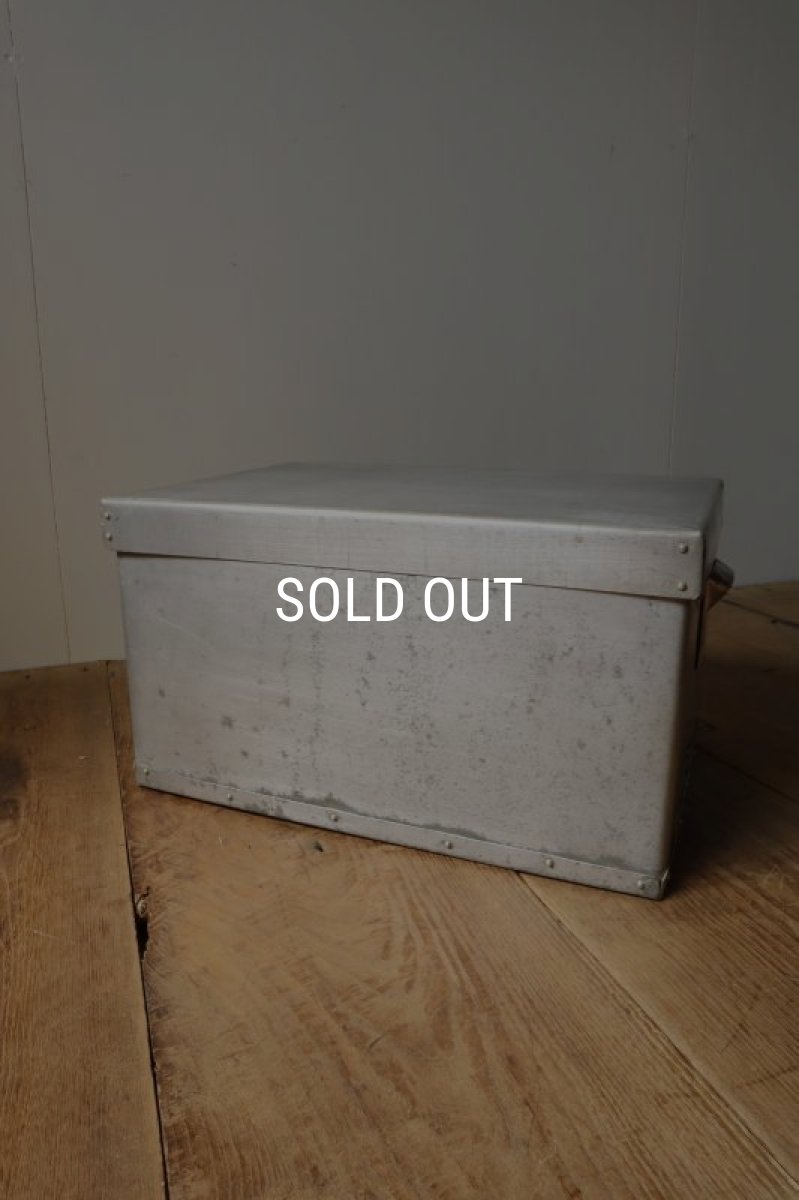 画像3: アルミの持ち手付きコンテナ (3)