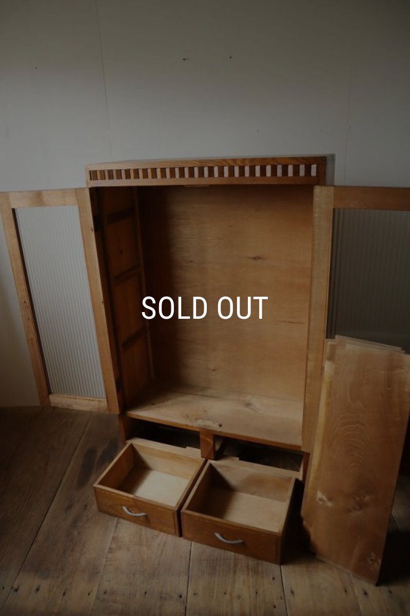 画像11: 観音扉の引き出し付き収納棚 (11)