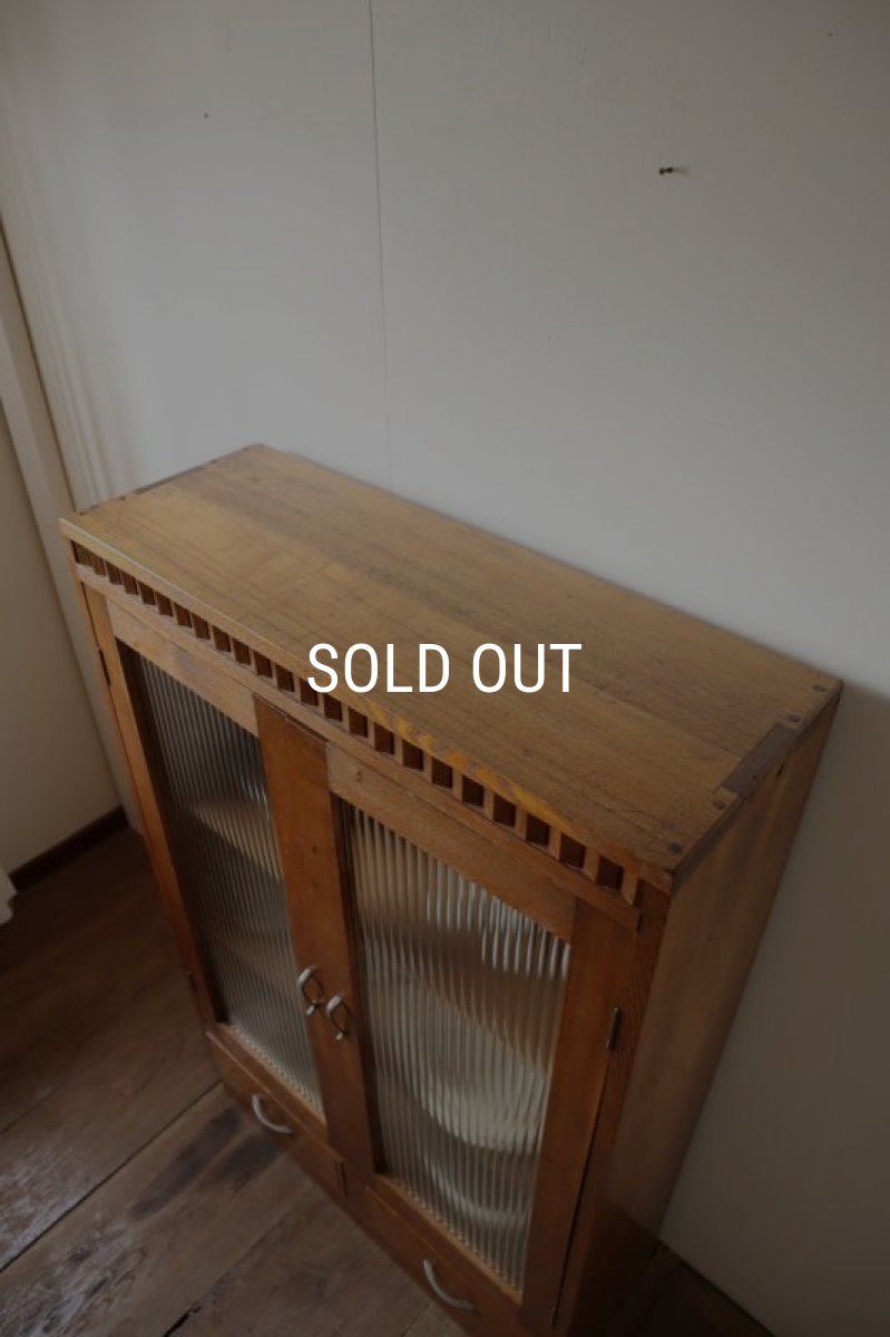 画像5: 観音扉の引き出し付き収納棚 (5)