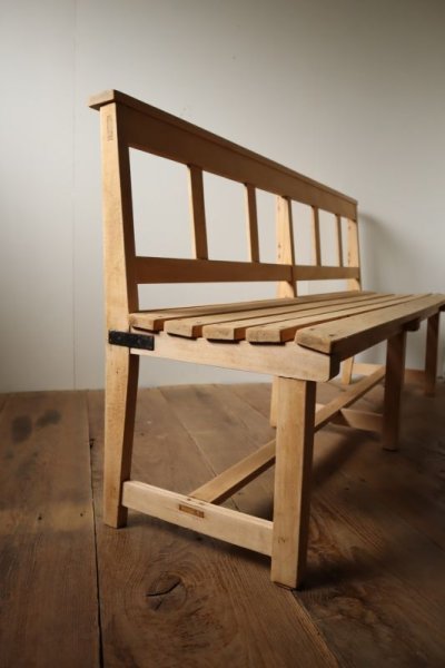画像1: 3人座れるベンチ