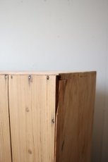 画像15: 木肌の引き出し付き薄型収納棚 (15)