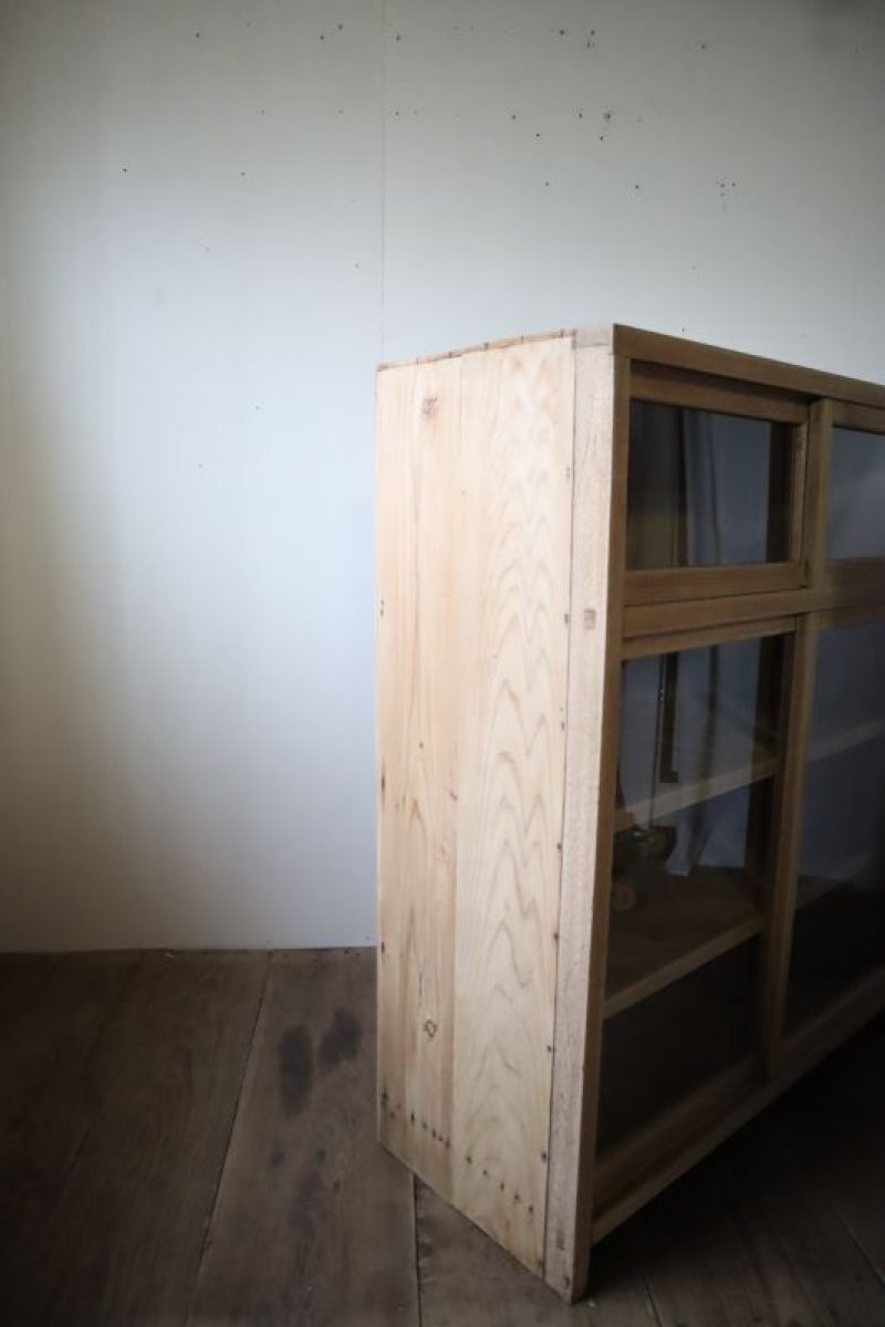 画像1: 木肌の良い食器棚