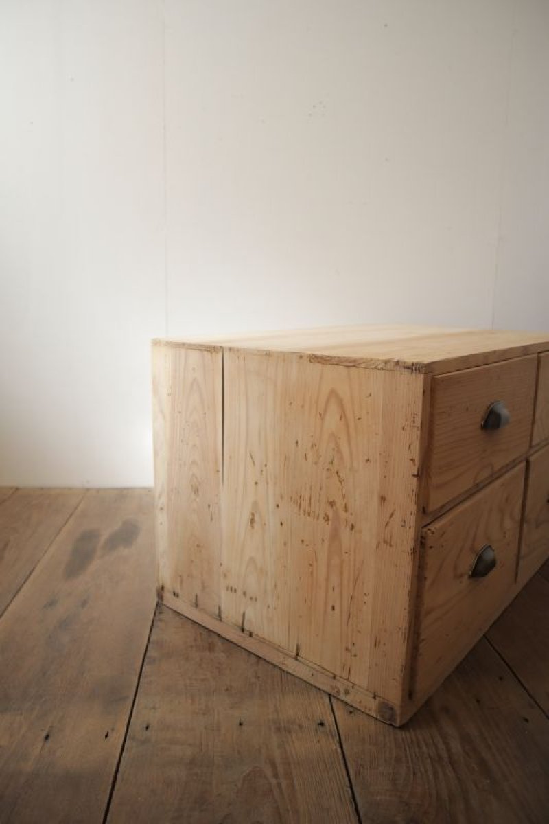 画像1: 引き出し4杯のチェスト