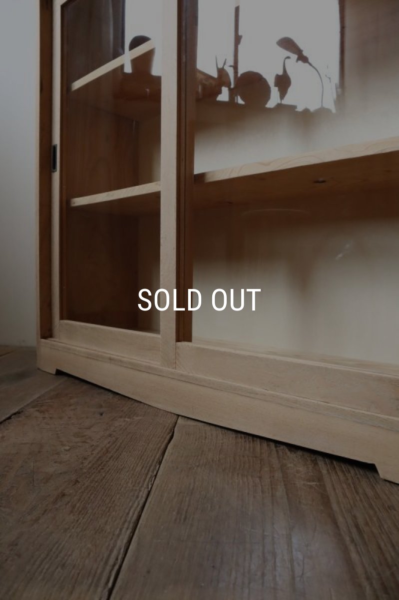 画像9: シンプルな収納戸棚 (9)