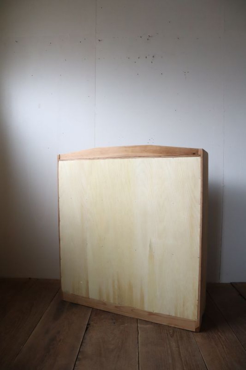 画像2: シンプルな収納戸棚