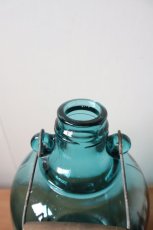 画像9: 持ち手付きのガラスボトル (9)