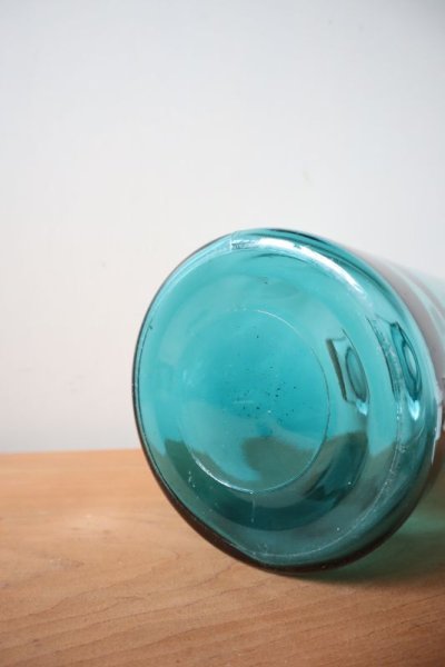 画像2: 持ち手付きのガラスボトル