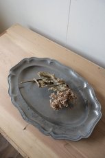 画像2: ピューター花リムオーバル皿 (2)
