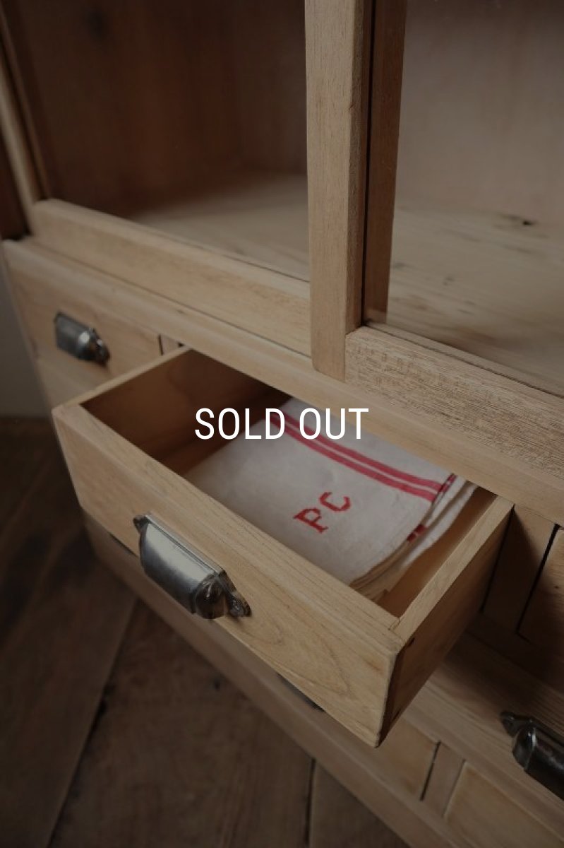 画像25: 引き出し8杯付き収納棚 (25)