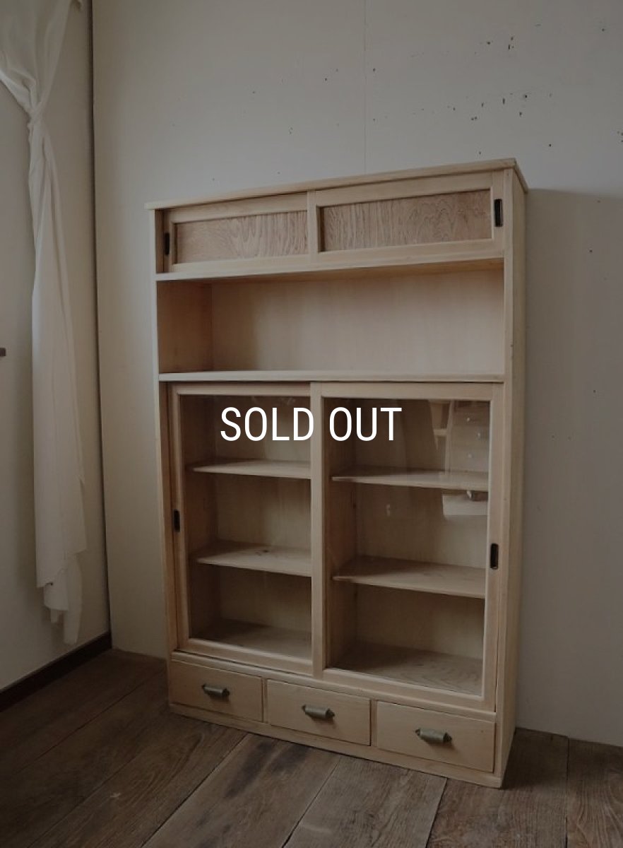 画像12: 引き出し付きマス目の収納棚 (12)