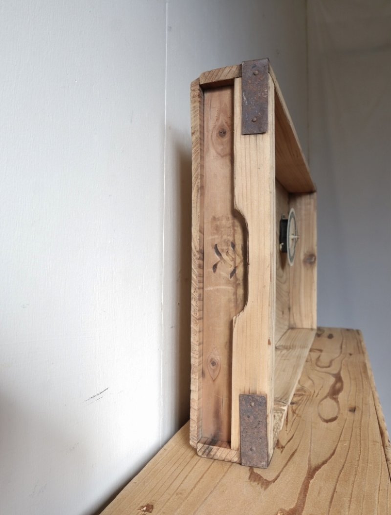 画像1: 時計付き壁掛け飾り棚(B)