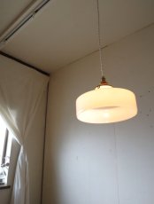 画像5: 乳白ガラスのペンダントライト(角) (5)