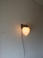 画像8: 乳白ガラスのブラケットライト (8)