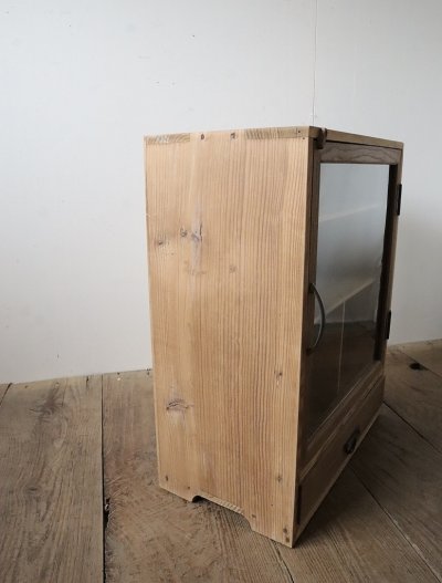 画像1: 片扉の収納棚