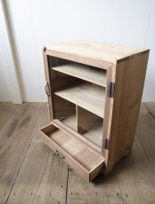 画像11: 片扉の収納棚 (11)