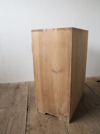 画像3: 片扉の収納棚