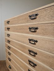 画像9: 引き出し8杯のチェスト (9)