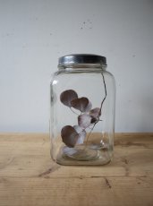 画像1: ブリキの蓋つきガラス容器 (1)
