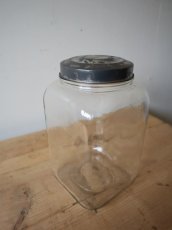 画像7: ブリキの蓋つきガラス容器 (7)