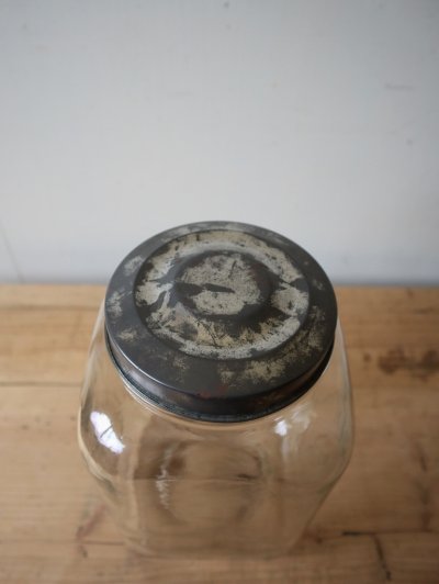 画像1: ブリキの蓋つきガラス容器