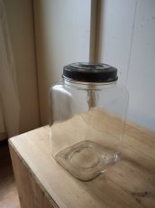 画像6: ブリキの蓋つきガラス容器 (6)