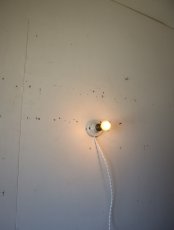 画像5: No.32　磁器とソケットのブラケットライト(レリーフ) (5)