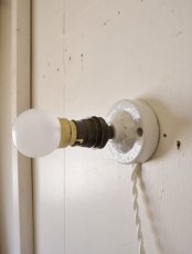 画像9: No.33　磁器とソケットのブラケットライト(レリーフ) (9)
