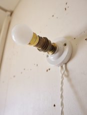 画像10: No.3４　磁器とソケットのブラケットライト(コード白色) (10)